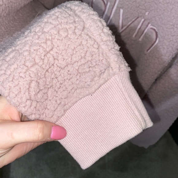 Calvin Klein sweater - Picture 3 of 4